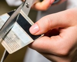 Всё больше канадцев имеют долги по кредитным картам