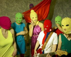 Скандальная российская панк-рок группа Pussy Riot, приезжает в Ванкувер