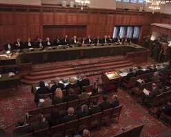 Семьи погибших при крушении украинского самолета призывают Канаду привлечь Иран в Международный суд
