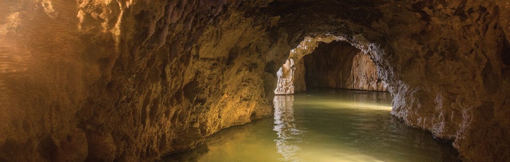 Горячие источники Эйнсворт (Ainsworth Hot Springs)