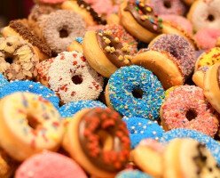 Канадцы критикуют Трюдо за посещение пекарни Oh Doughnuts в Виннипеге