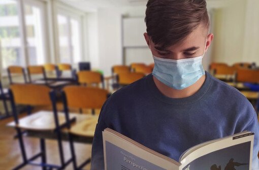 Учителя Британской Колумбии попросили родителей "поддержать культуру ношения масок"