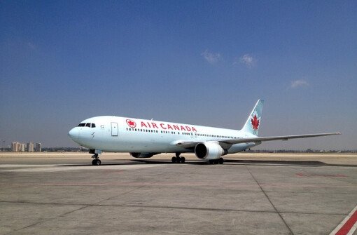 В Air Canada больше не будут приветствовать пассажиров фразой «дамы и господа»
