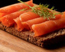 Канадское агентство по инспекции пищевых продуктов объявило о проблеме содержания листерии в копчёном лососе