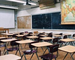 Учителя и родители выступают против плана Британской Колумбии по возвращению в школы