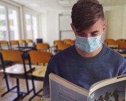 Учителя Британской Колумбии попросили родителей "поддержать культуру ношения масок"