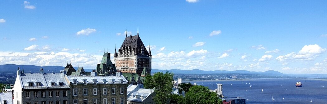 Квебек потратит $250000 на удаление сине-белых полос с бордюров