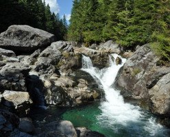 Водопады Виджн (Widgeon Falls)