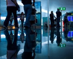 Бутылка солнцезащитного крема вызвала эвакуацию аэропорта Виктории в субботу