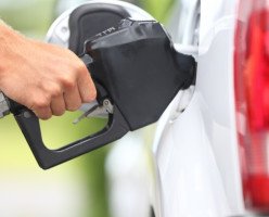 Доллар за литр или ниже, или Где заправиться подешевле в Ванкувере?