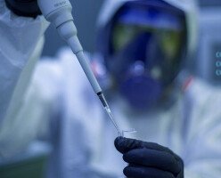 В Британской Колумбии выявили десятки случаев заражения штаммом COVID-19 с двойной мутацией