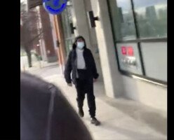 В центре Ванкувера появился мужчина, который регулярно преследует женщин (ВИДЕО)