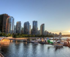 Набережная Coal Harbour в Ванкувере