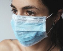 В Канаде семью оштрафовали за продажу медицинских масок по завышенным ценам