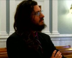 В Нью-Йорке родители подали в суд на сына, чтобы выселить его из своего дома