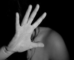 В Альберте введут закон, который позволит получить доступ к судимости партнера