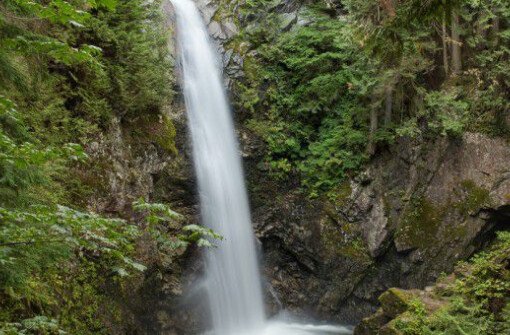 Водопад Каскад (Cascade Falls)