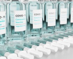 В Канаде одобрили вакцину от COVID-19 компании AstraZeneca
