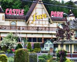 Парк веселья в замке (Castle Fun Park)