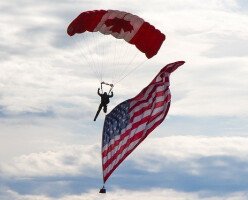 Почему канадцы могут летать в США, несмотря на закрытые границы?