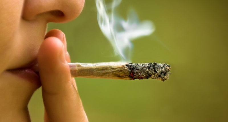 Вдыхая дым марихуаны браузер тор не показывает видео hydra