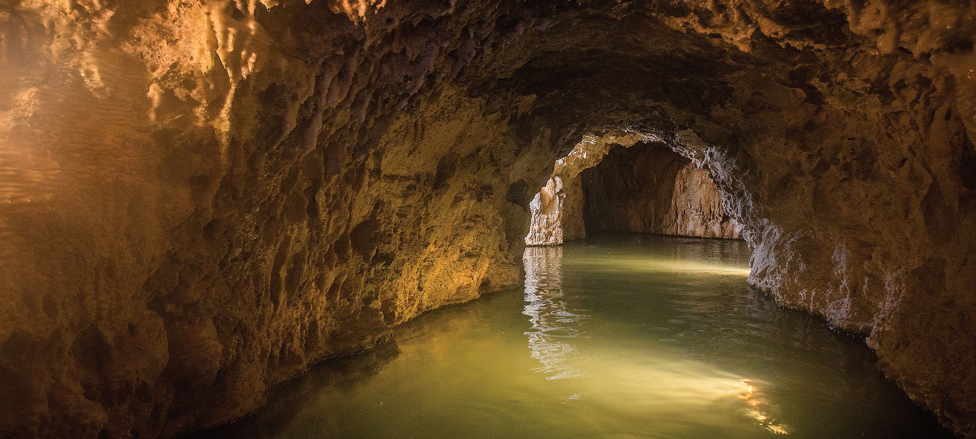 Горячие источники Эйнсворт (Ainsworth Hot Springs)