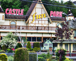 Парк веселья в замке (Castle Fun Park)