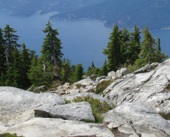 Кольцевой маршрут к бухте Лайонс (Lions Bay Loop)