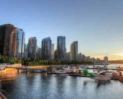 Набережная Coal Harbour в Ванкувере