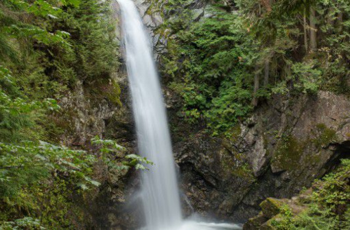 Водопад Каскад (Cascade Falls)