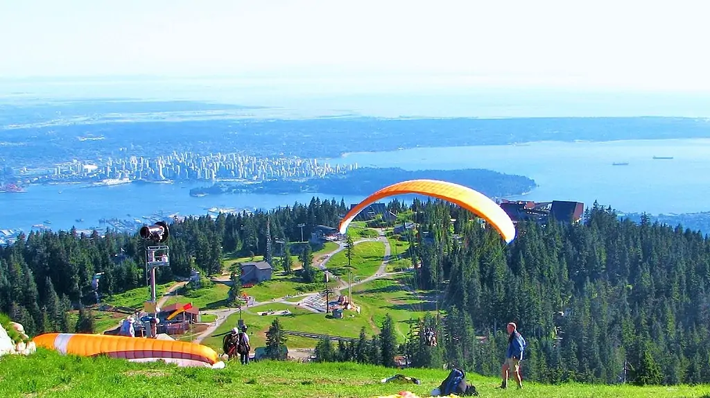 Гора Граус (дословно — гора Тетерев, Grouse Mountain)