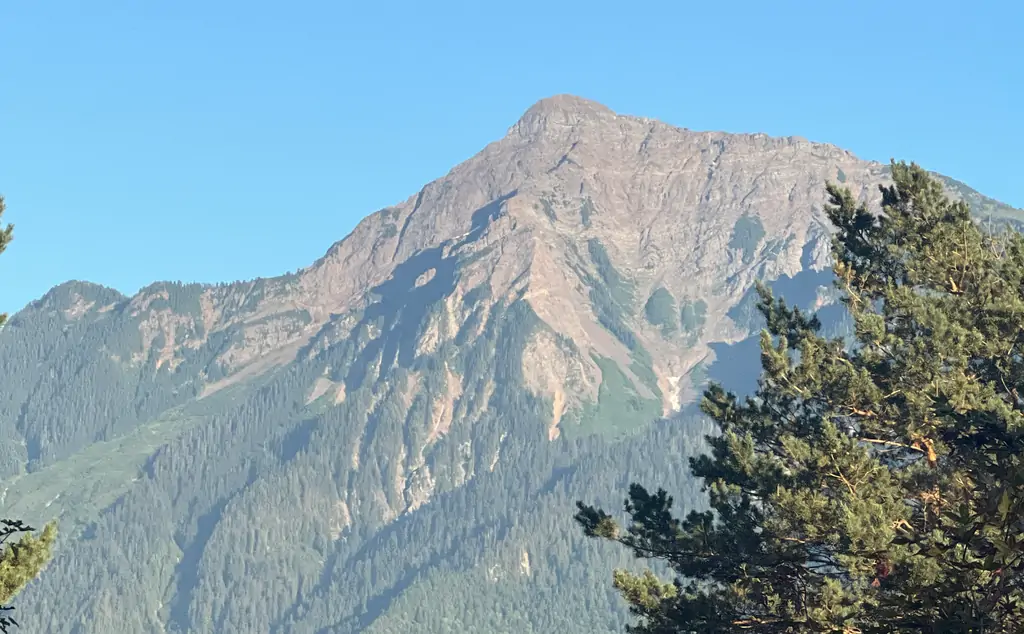 Гора Чиэм (Mount Cheam)