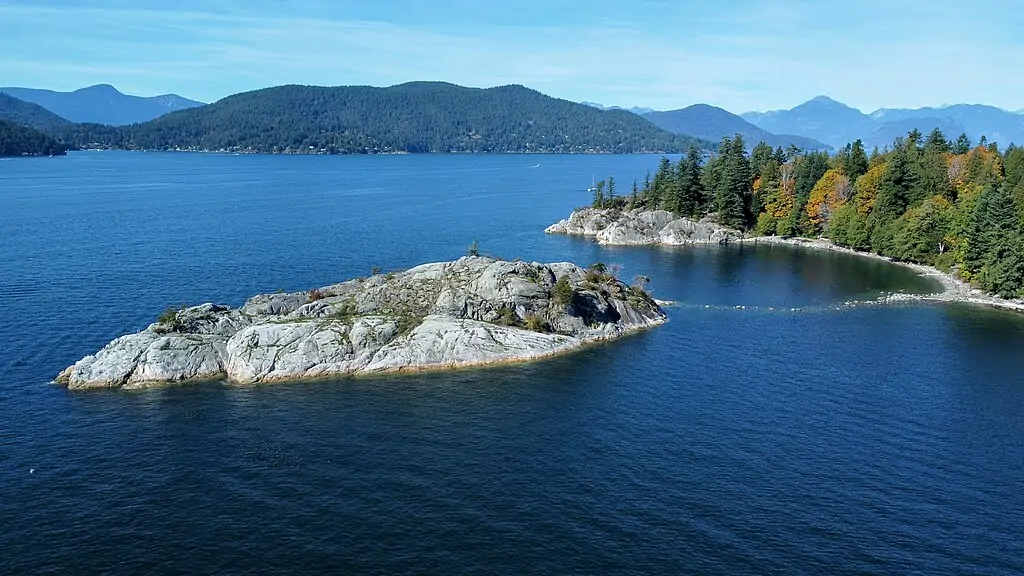 Парк Уайтклифф (Whytecliff Park)