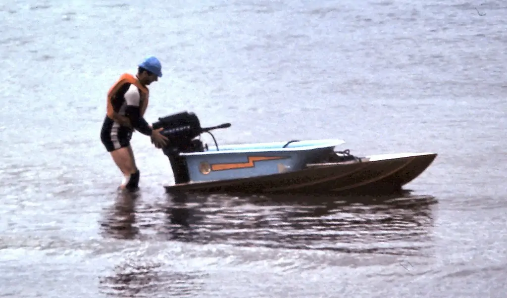 На острове Ванкувер ежегодно проводятся гонки на ваннах