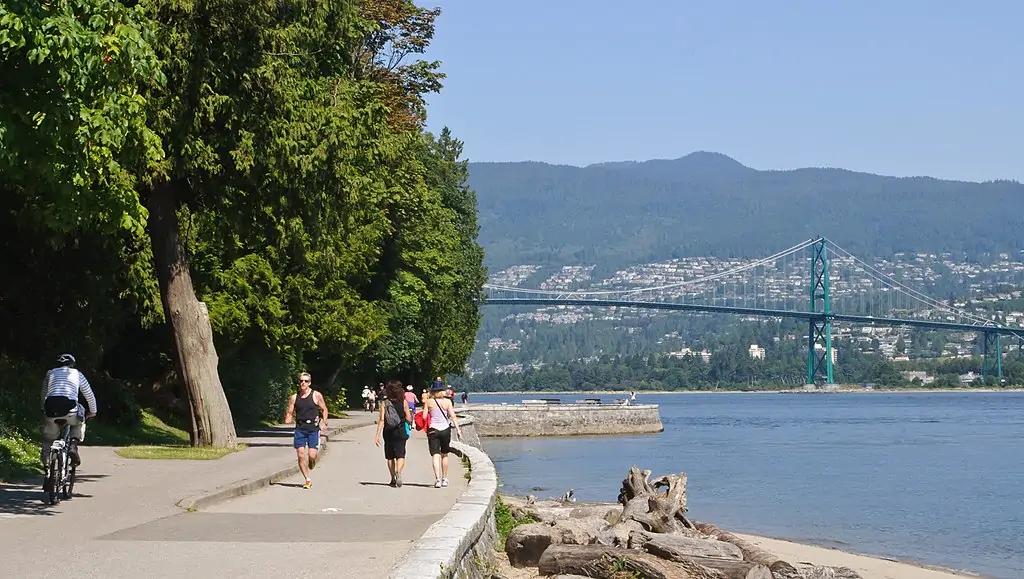 Велосипедная прогулка в Stanley Park Seawall, Ванкувер