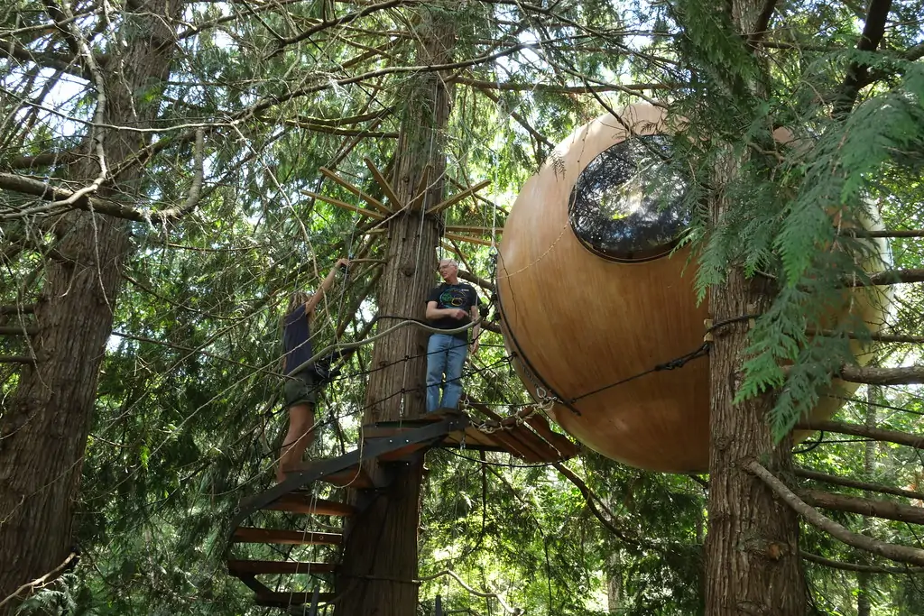 Отели в Канаде: Free Spirit Spheres