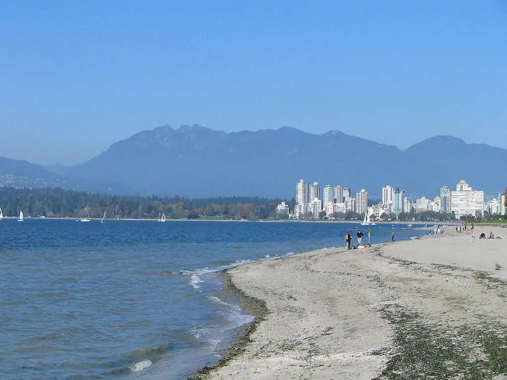Пляж Китсилано (Kitsilano Beach)