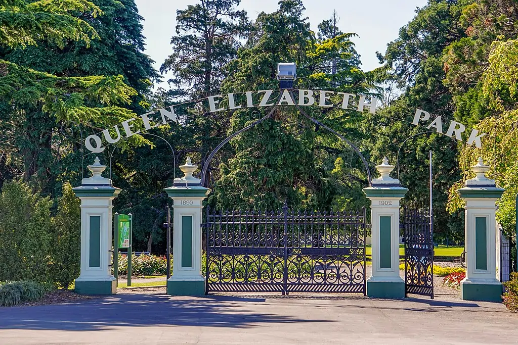 Парк Королевы Елизаветы (Queen Elizabeth Park)