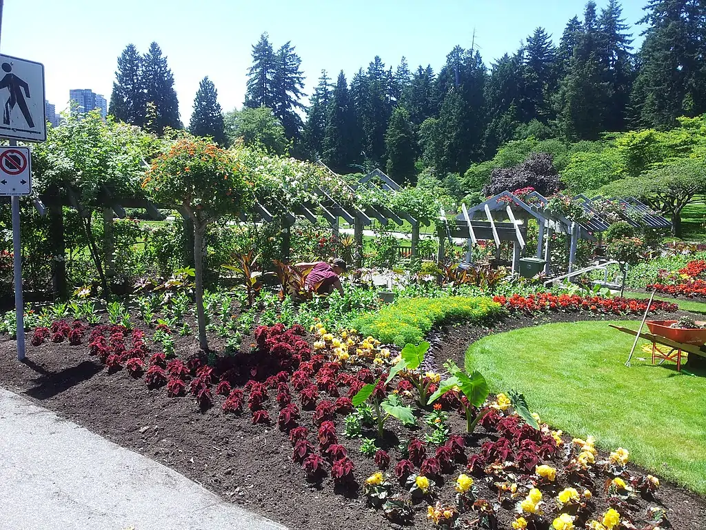 Сады в Ванкувере: Stanley Park Gardens