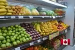 фрукты в магазине Канады
