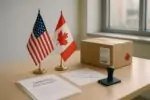 Флаги США и Канады на столе рядом с документами и коробкой, символ нейтральных торговых пошлин